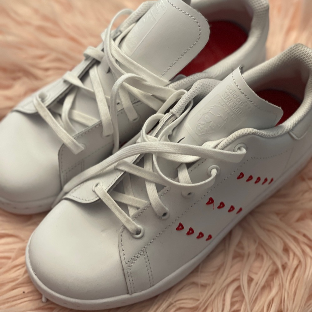 Adidas Stan Smith girls white heart shoes! New! 2